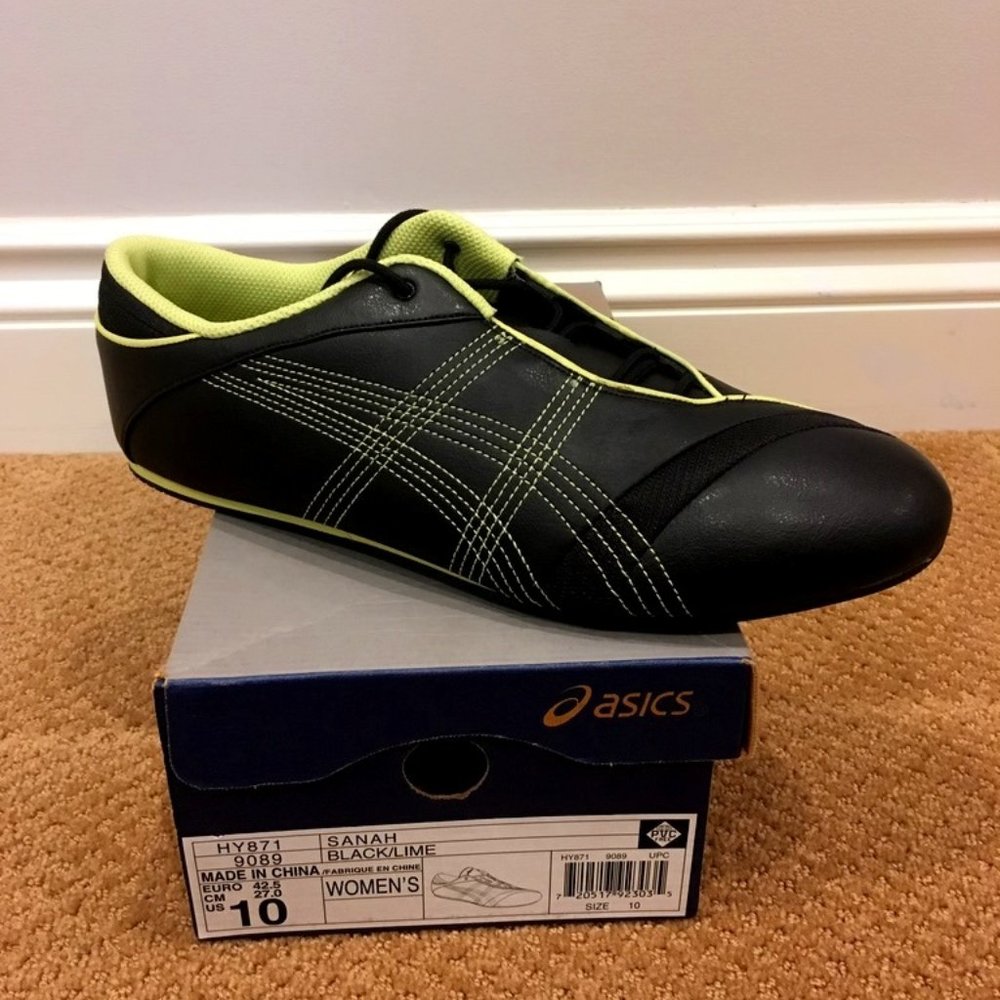 Women's Asics Walking Shoe (Size 10)